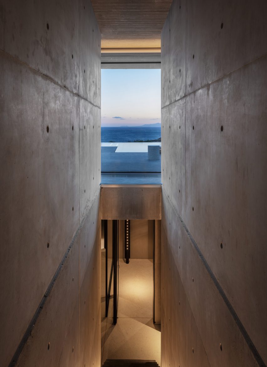 Aimasia Residence by Tom Design and A31 Architecture