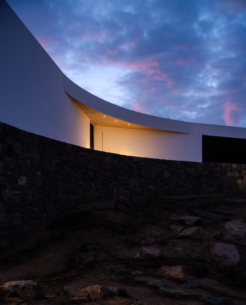 Aimasia Residence by Tom Design and A31 Architecture