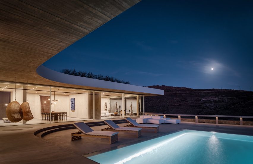 Aimasia Residence by Tom Design and A31 Architecture