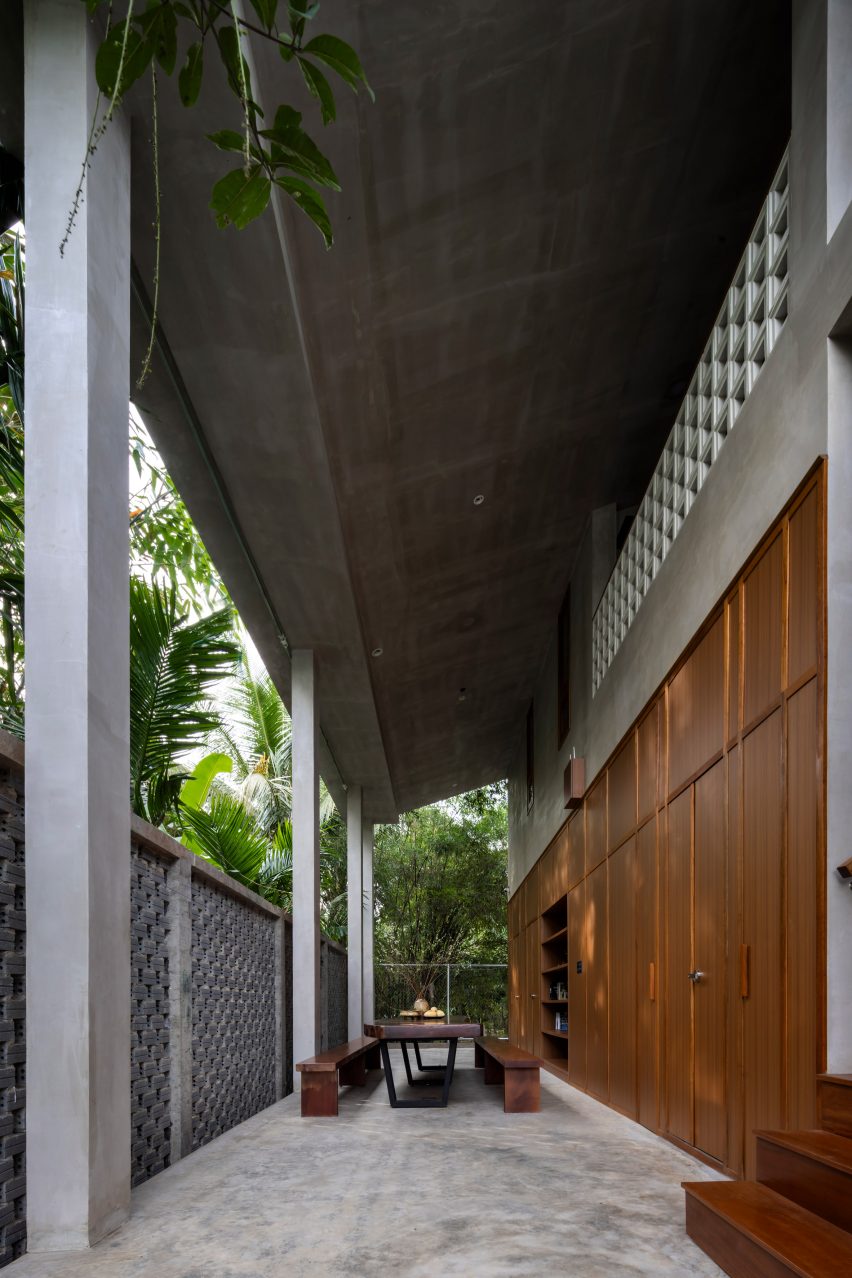 Anchor House by MM++ Architects