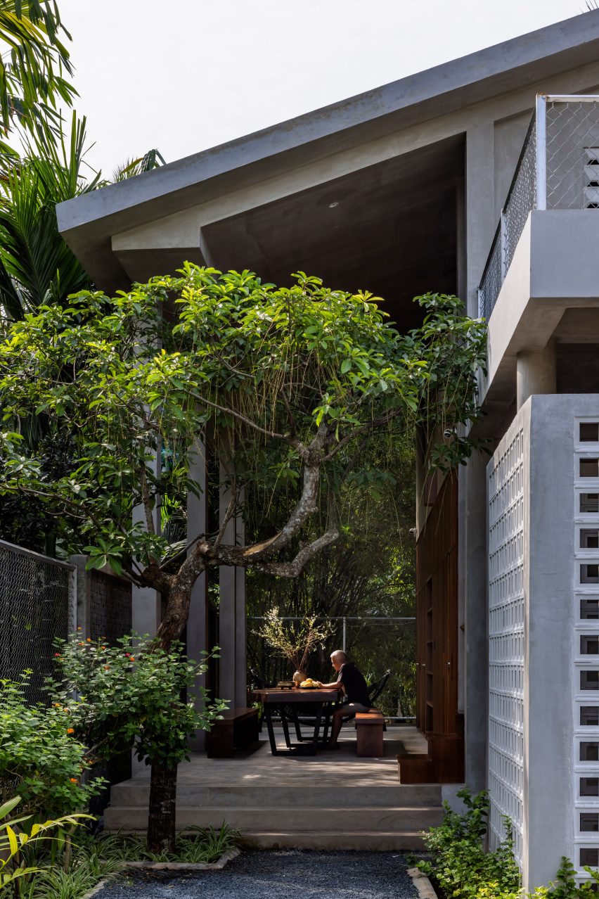 Anchor House by MM++ Architects