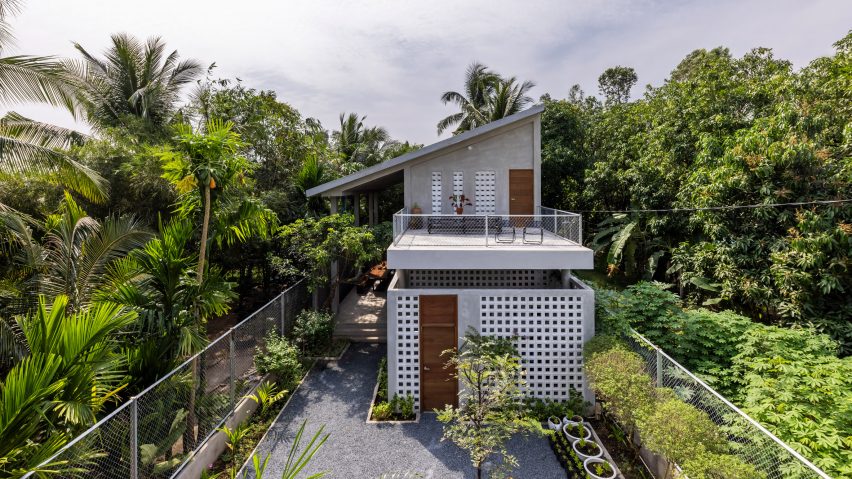 Anchor House by MM++ Architects