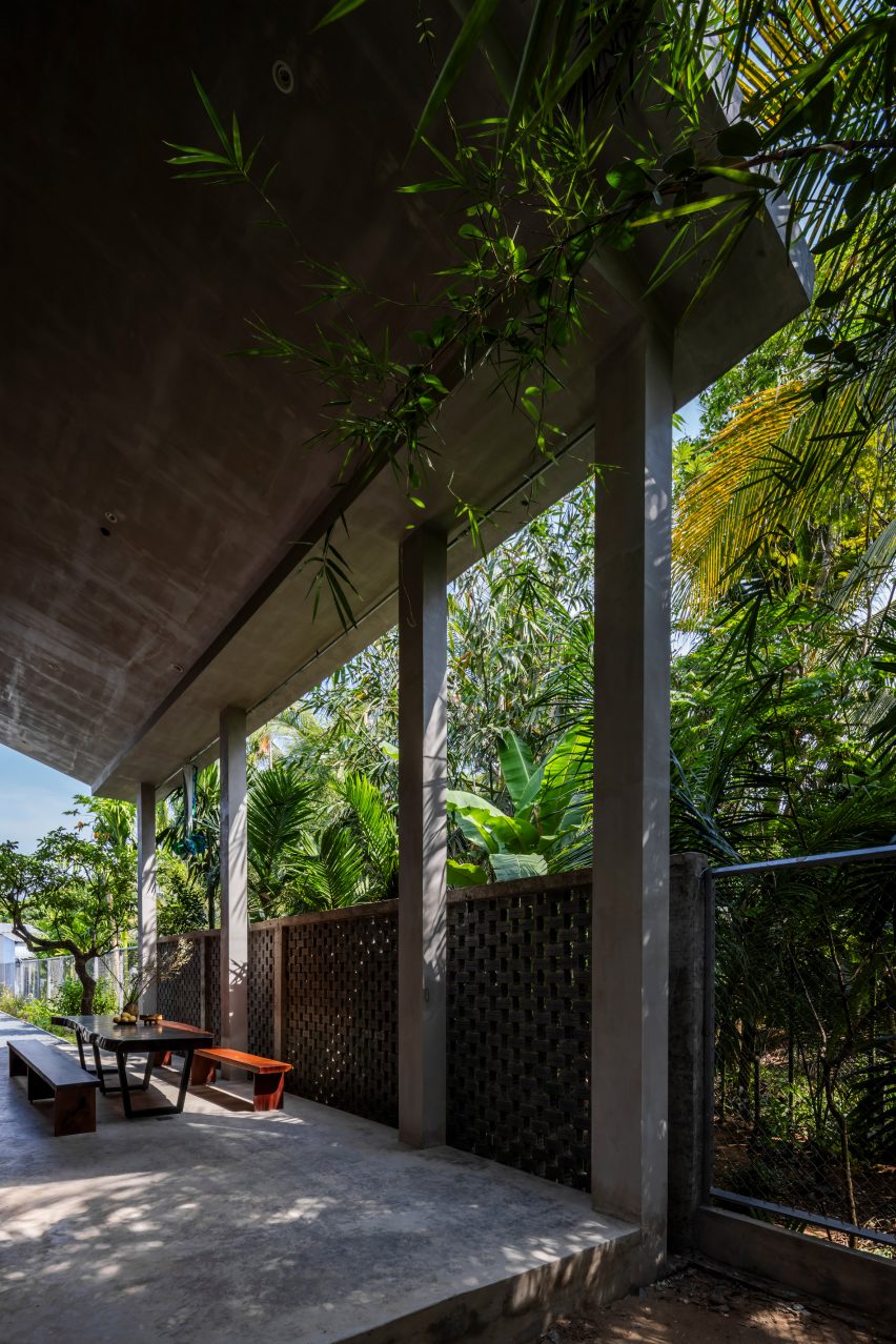 Anchor House by MM++ Architects