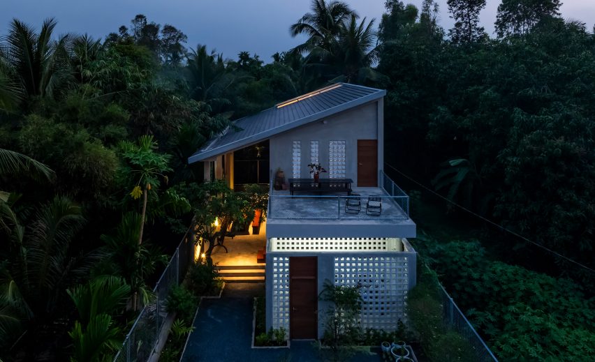 Anchor House by MM++ Architects