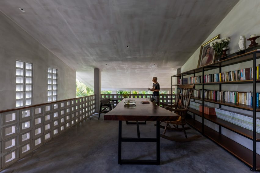 Anchor House by MM++ Architects