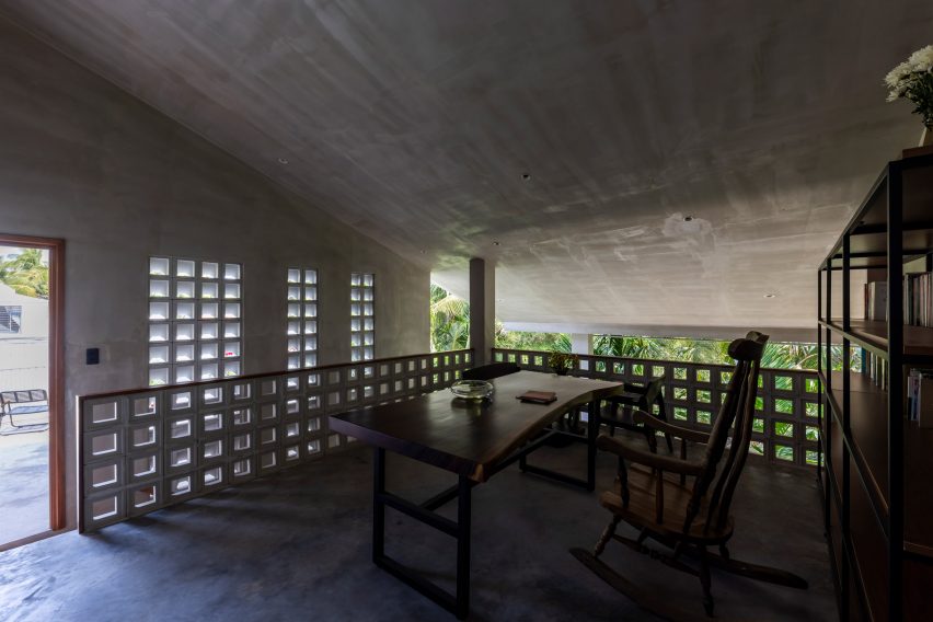 Anchor House by MM++ Architects