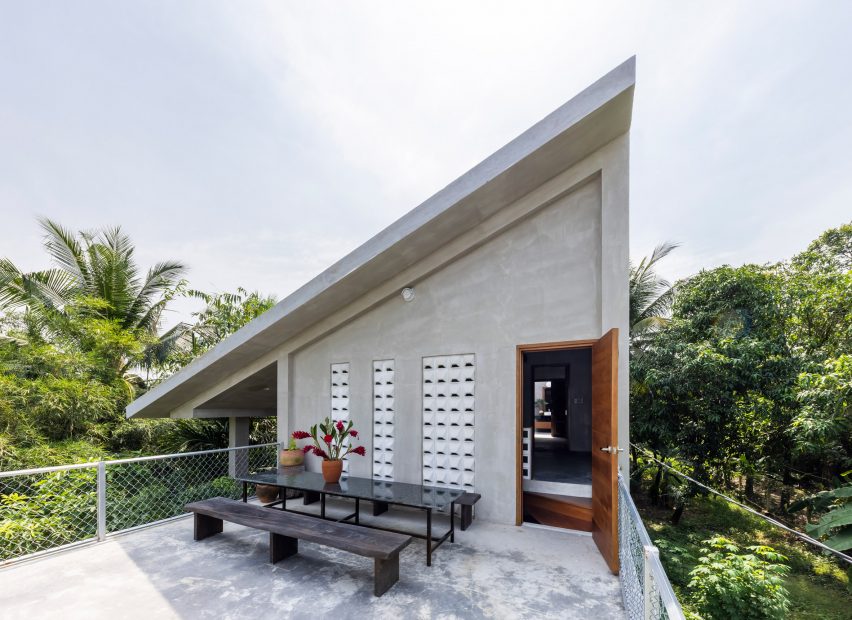Anchor House by MM++ Architects