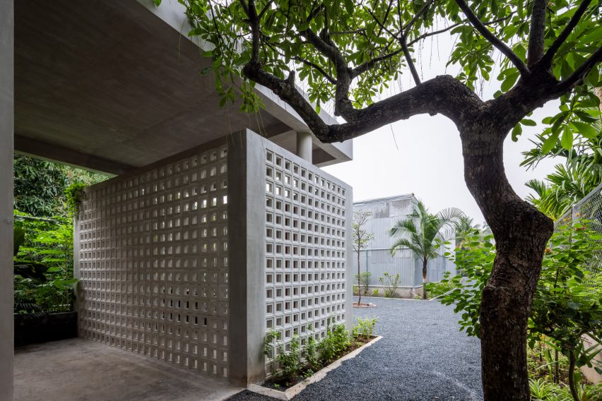 Anchor House by MM++ Architects