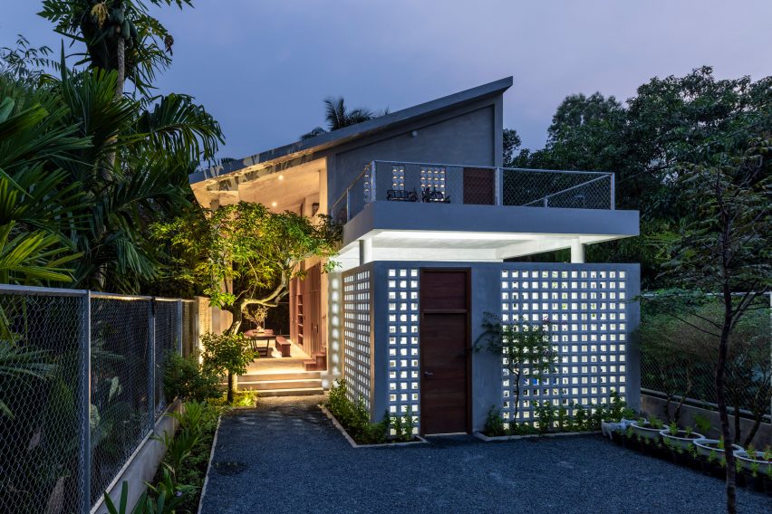 Anchor House by MM++ Architects