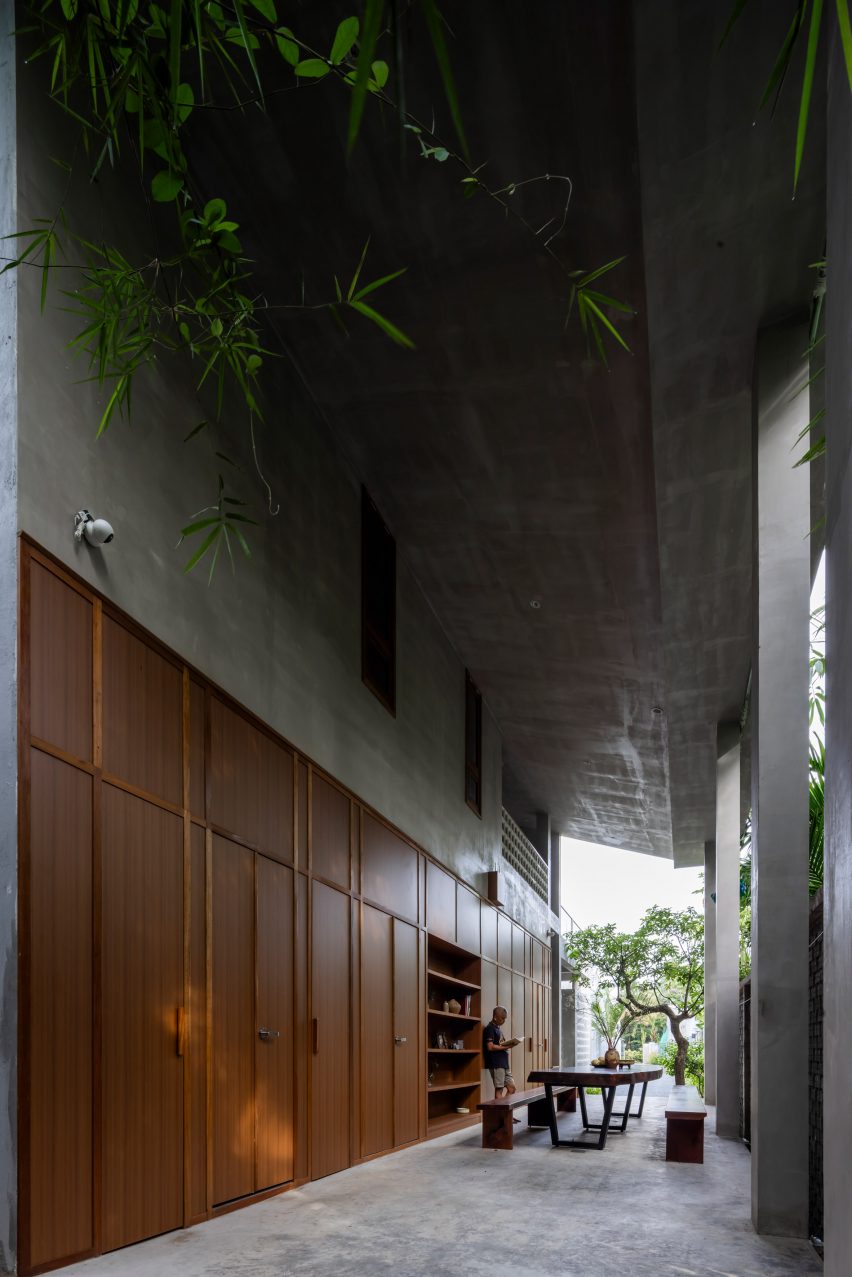 Anchor House by MM++ Architects