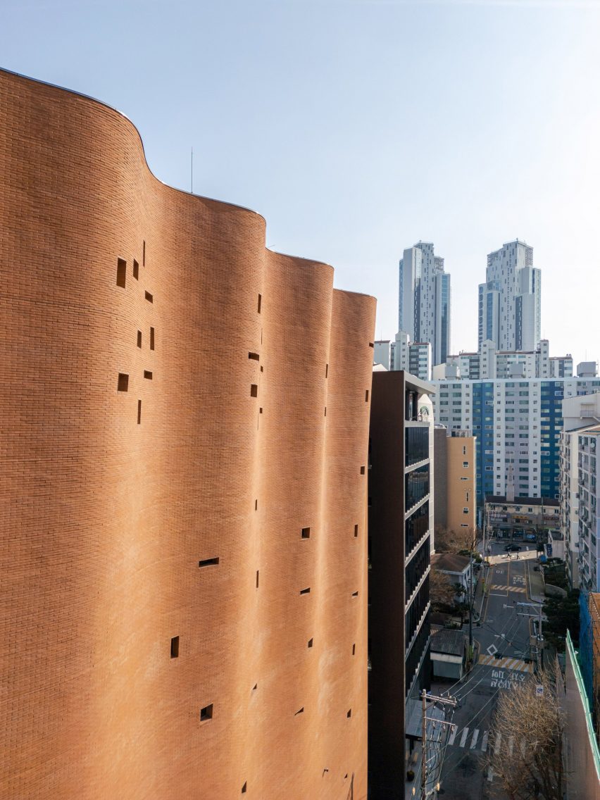 W-Mission Office by Behet Bondzio Lin Architekten and BCHO Architects