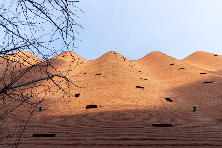 W-Mission Office by Behet Bondzio Lin Architekten and BCHO Architects