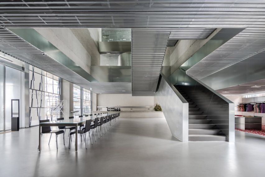 W-Mission Office by Behet Bondzio Lin Architekten and BCHO Architects