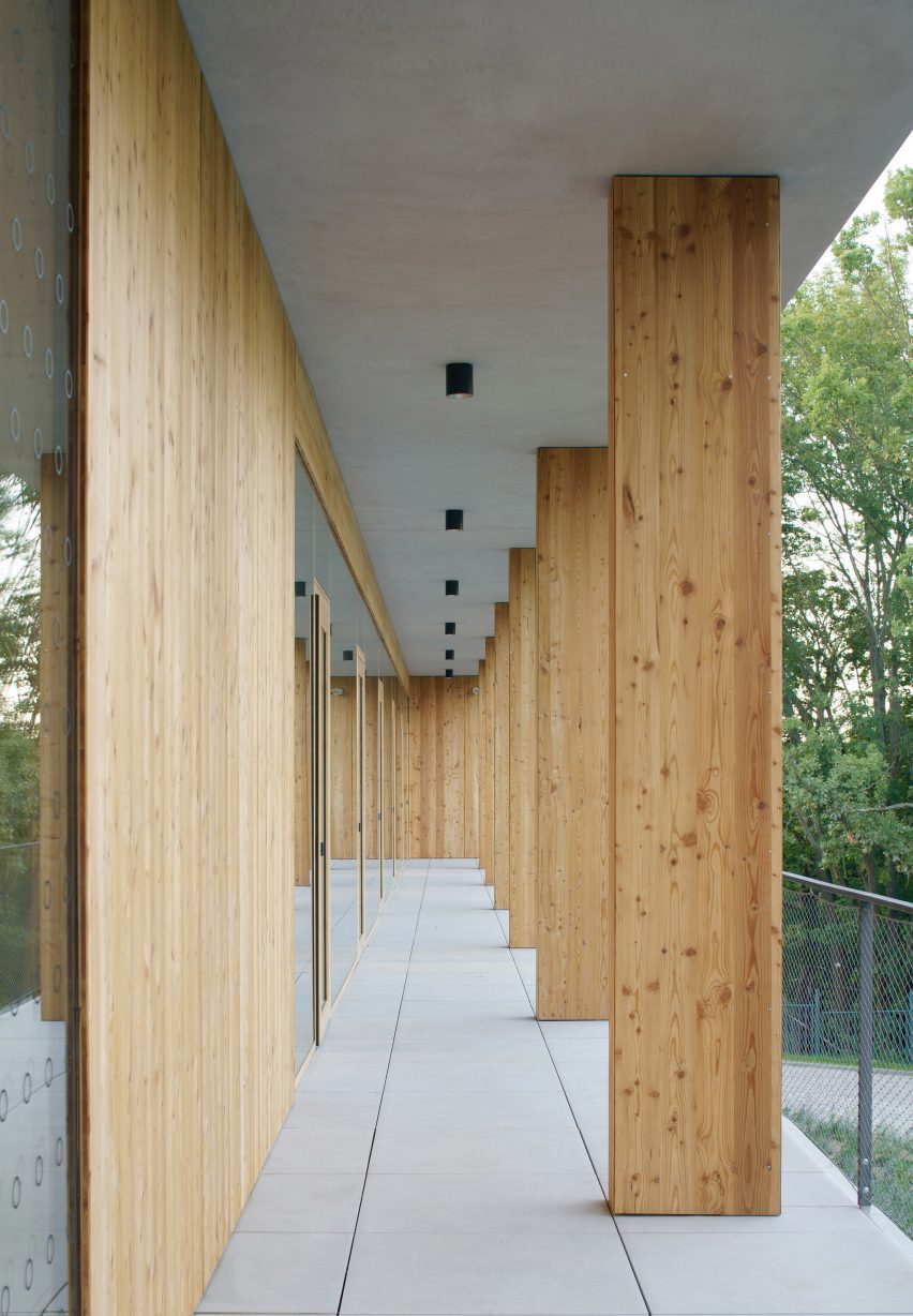 House for Julia by Čtyřstěn Architekti