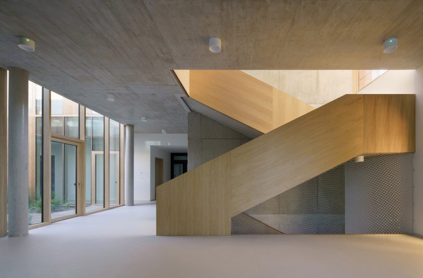 House for Julia by Čtyřstěn Architekti