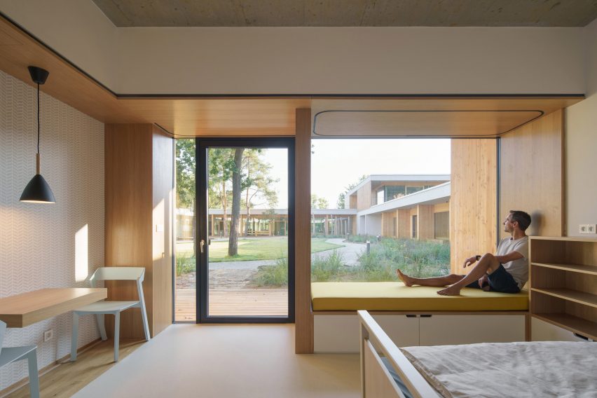 House for Julia by Čtyřstěn Architekti