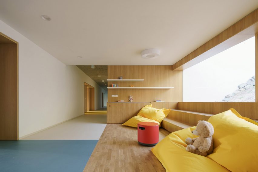 House for Julia by Čtyřstěn Architekti
