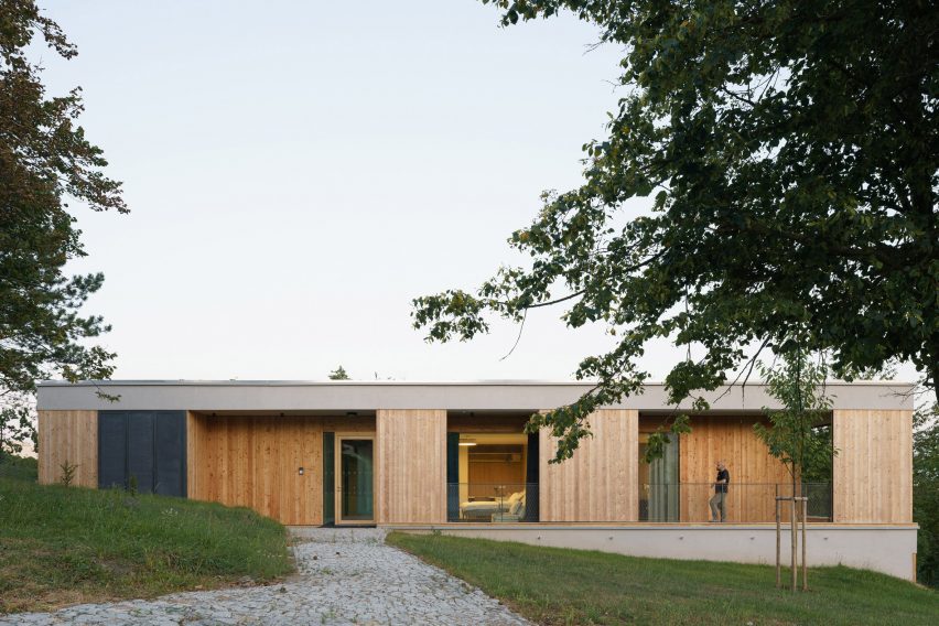 House for Julia by Čtyřstěn Architekti