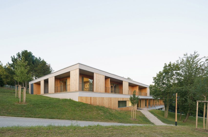 House for Julia by Čtyřstěn Architekti