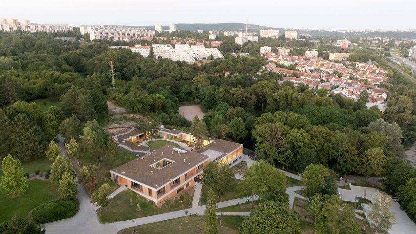 House for Julia by Čtyřstěn Architekti