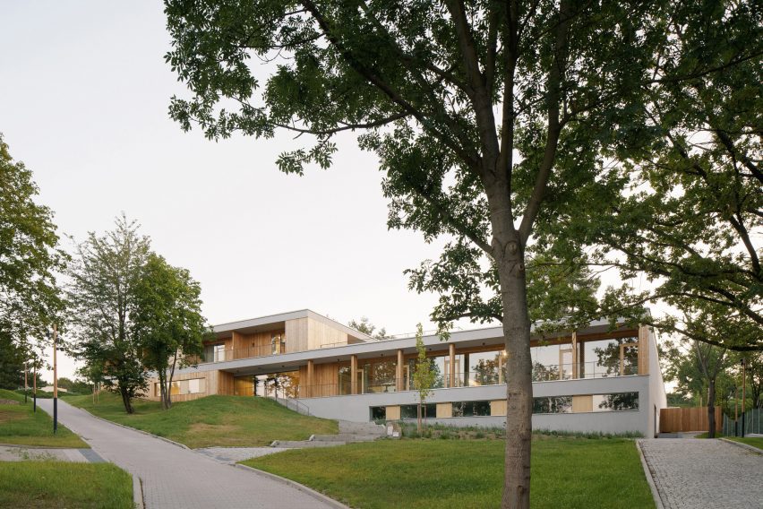 House for Julia by Čtyřstěn Architekti