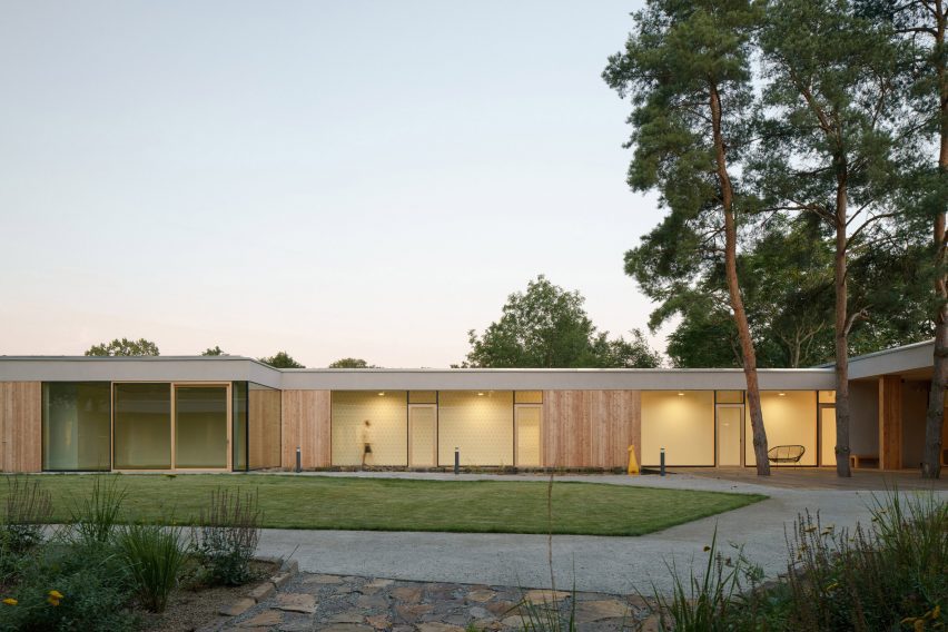 House for Julia by Čtyřstěn Architekti