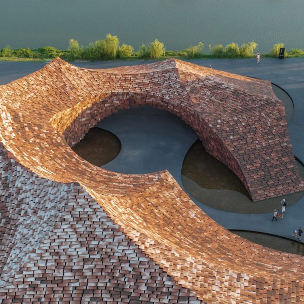 Kengo Kuma and Associates cloaks Chinese clay museum in handmade tiles