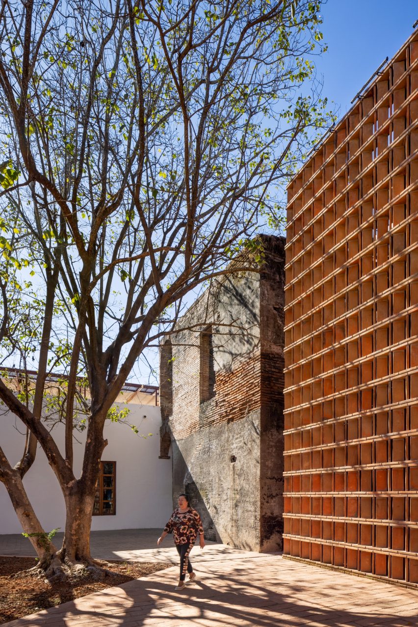 San Blas port building by Colectivo C733