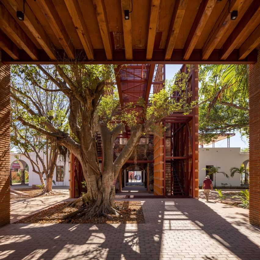 San Blas port building by Colectivo C733