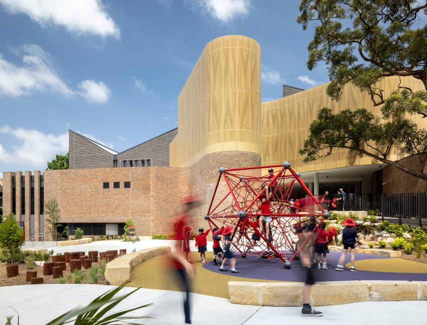 Darlington Public School by Fjcstudio
