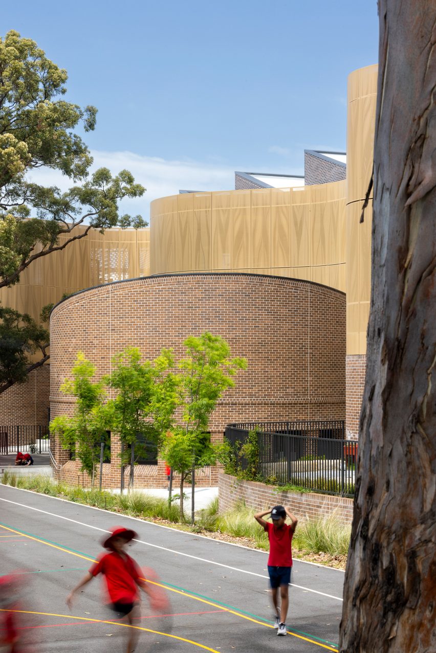 Darlington Public School by Fjcstudio