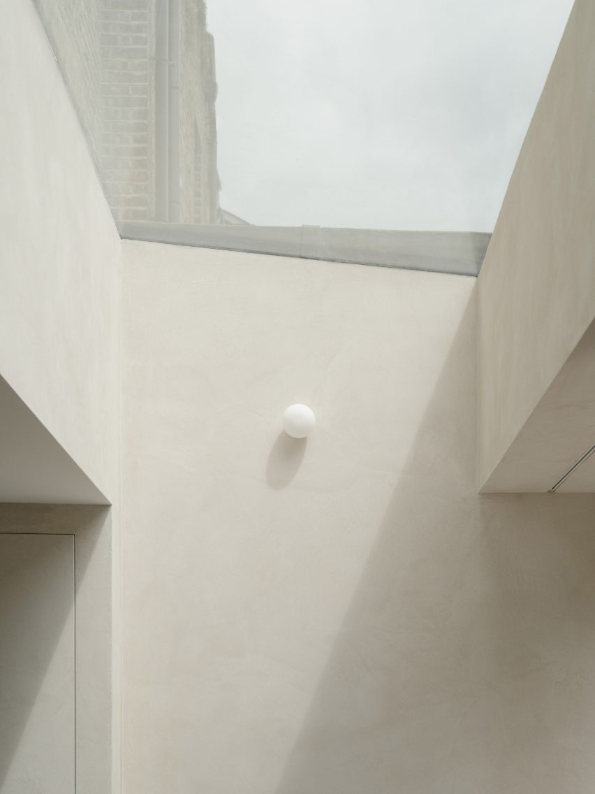 Datum House by DHaus