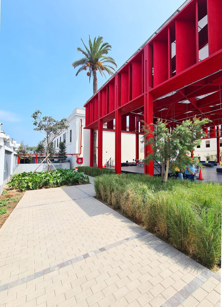 Espacio Libertad red pavilion by K+M Arquitectura y Urbanismo
