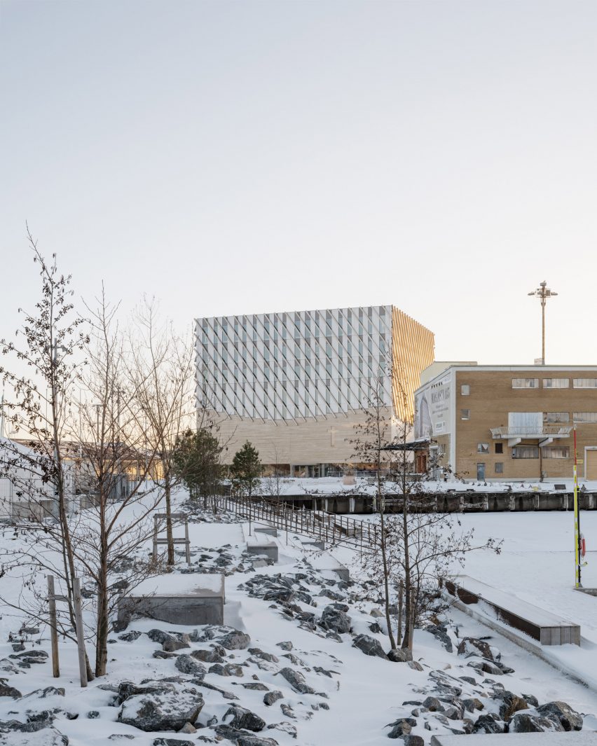 Frihamnskyrkan church by Elding Oscarson