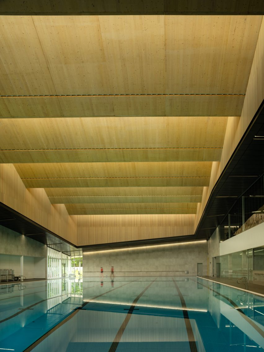 təməsew̓txʷ Aquatic and Community Centre by HCMA