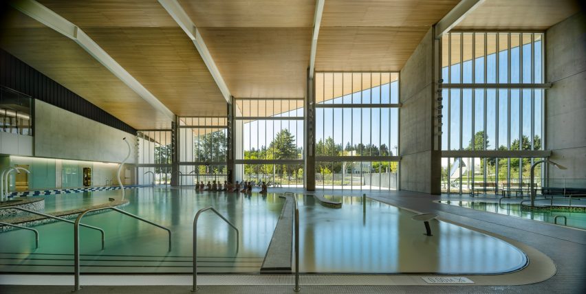 təməsew̓txʷ Aquatic and Community Centre by HCMA