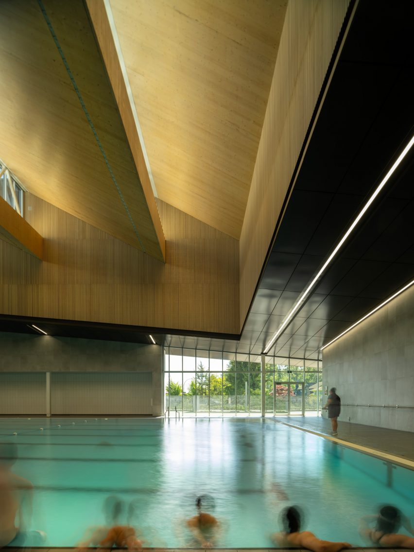 təməsew̓txʷ Aquatic and Community Centre by HCMA