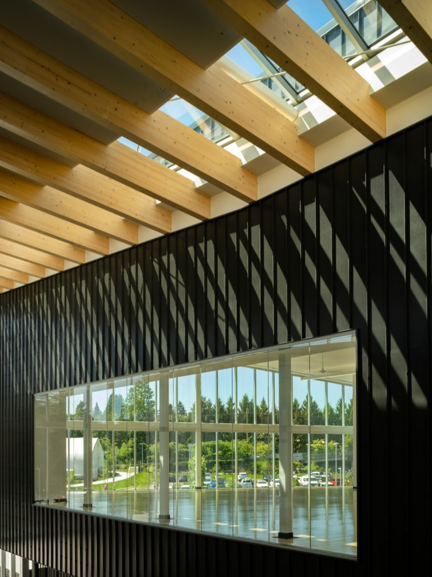 təməsew̓txʷ Aquatic and Community Centre by HCMA