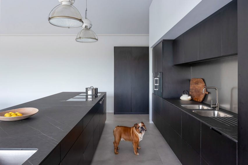 Weald House by Mailen Design and Peter Bradford Architects