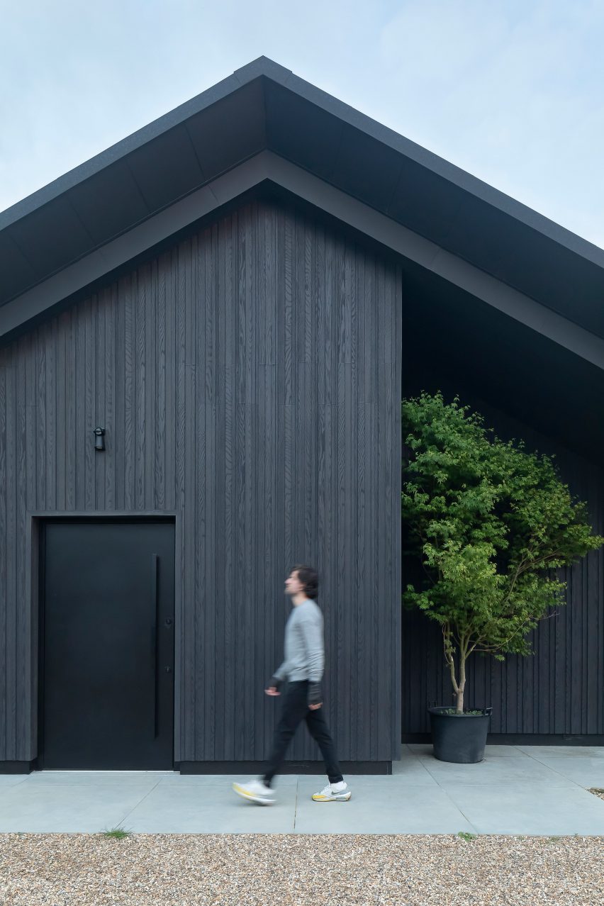 Weald House by Mailen Design and Peter Bradford Architects
