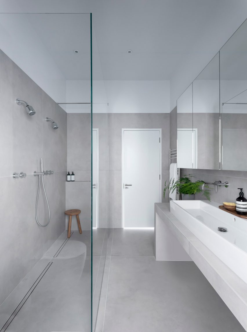 Weald House by Mailen Design and Peter Bradford Architects