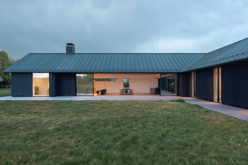 Weald House by Mailen Design and Peter Bradford Architects