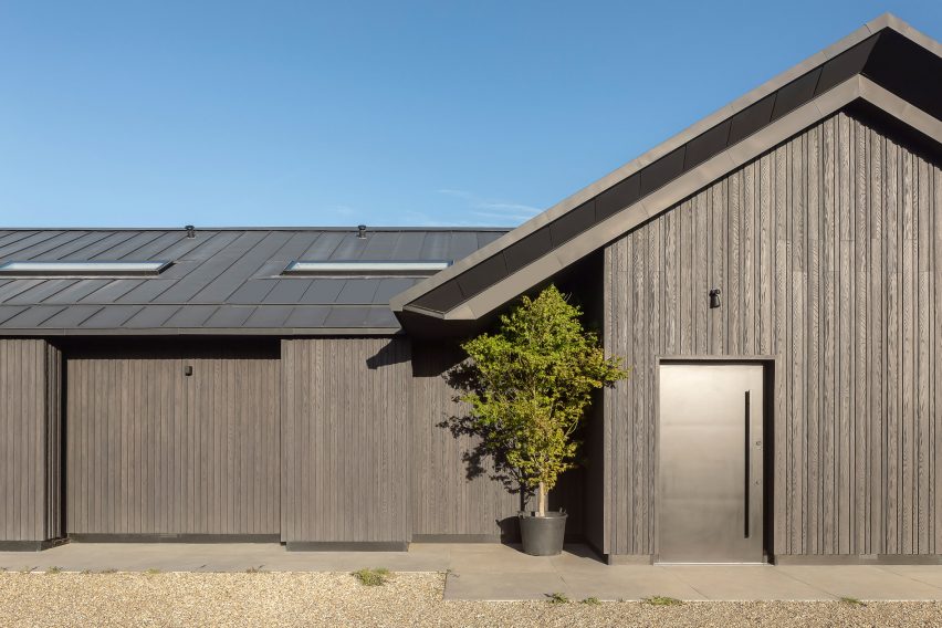 Weald House by Mailen Design and Peter Bradford Architects