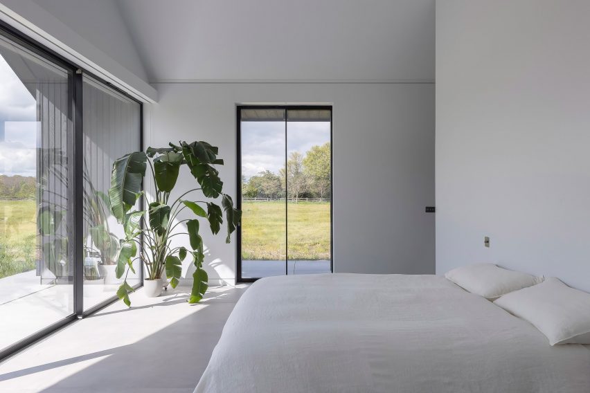 Weald House by Mailen Design and Peter Bradford Architects