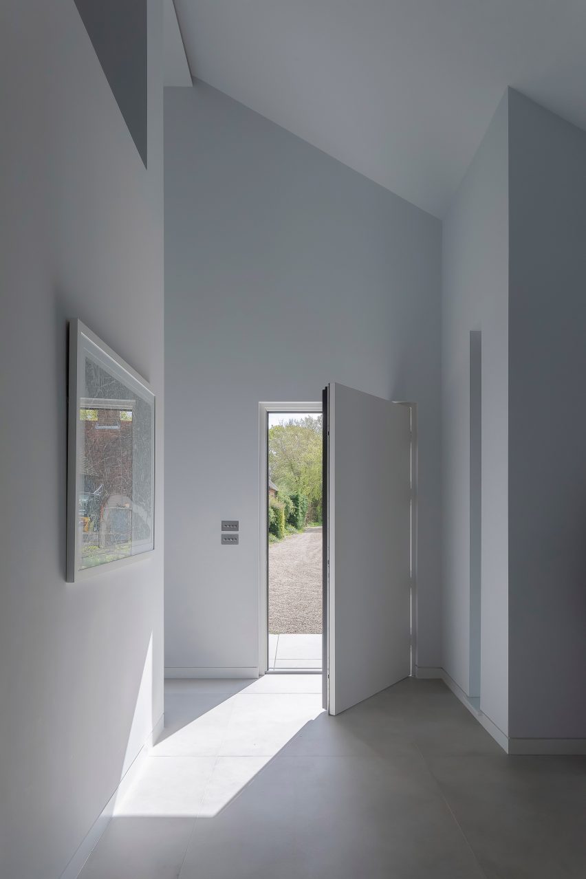 Weald House by Mailen Design and Peter Bradford Architects