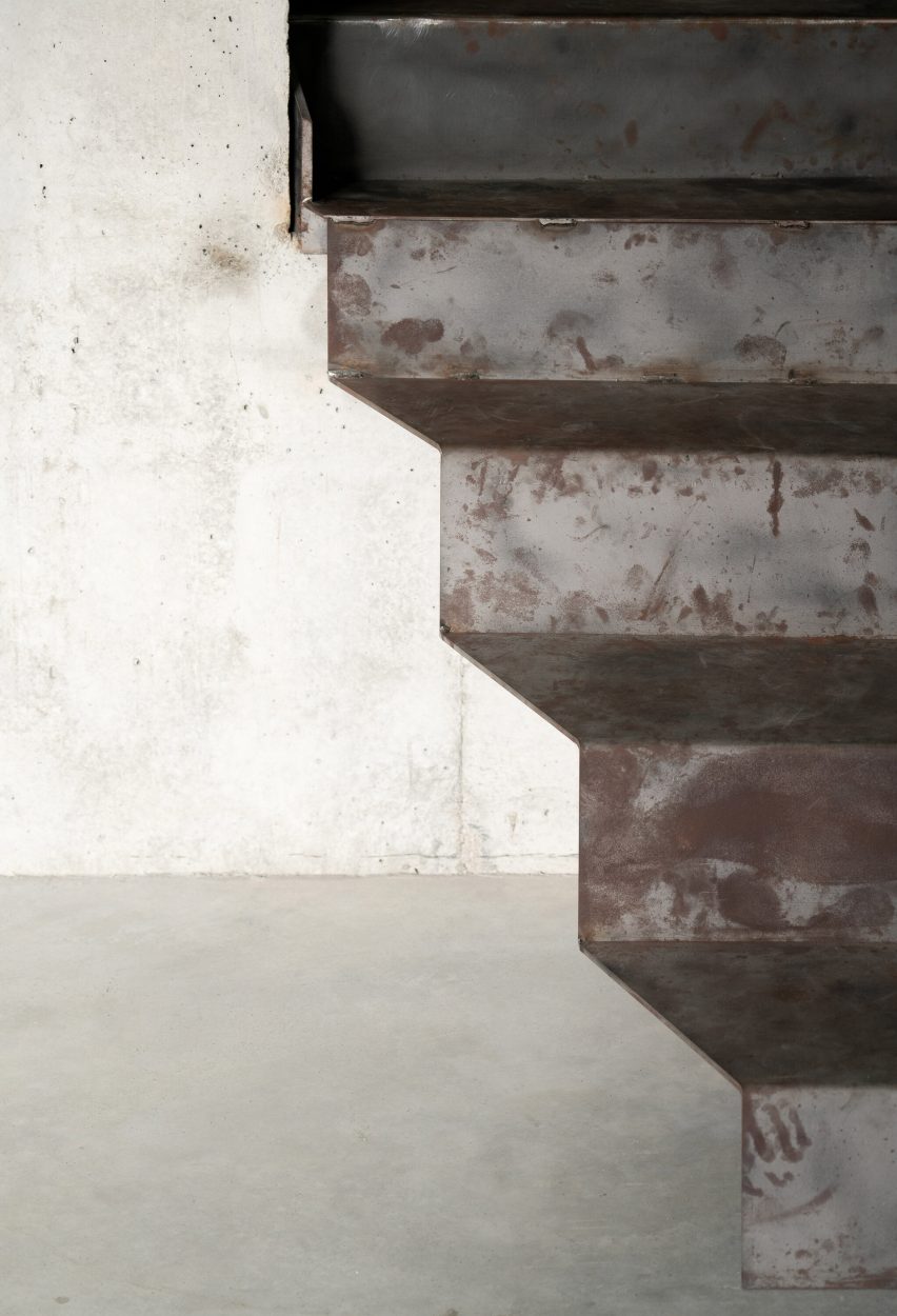 House of Seven Floors by Maly Chmel