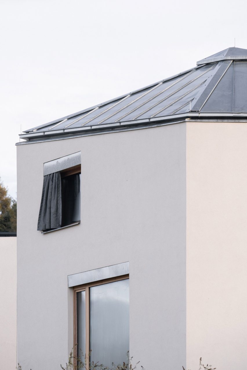 House of Seven Floors by Maly Chmel