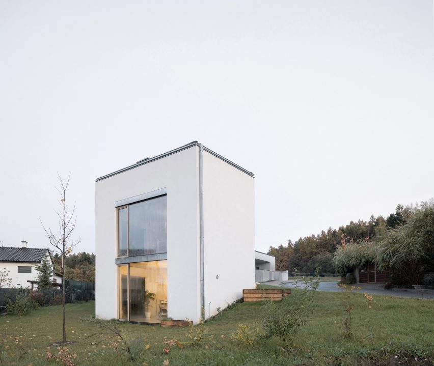 House of Seven Floors by Maly Chmel