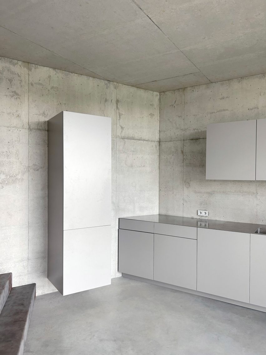 House of Seven Floors by Maly Chmel