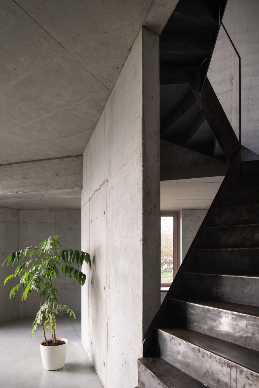 House of Seven Floors by Maly Chmel